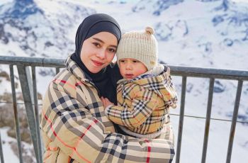 Hempas Cuaca Dingin, Lesti Kejora dan Levian Kompak Pakai Jaket Mewah