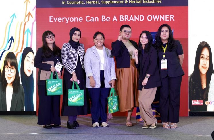 MeasureCommerce menyelenggarakan seminar bertajuk "Trends, Strategies, and Predictions for Beauty Brand in 2024" bersama InterBeauty Indonesia 2024 di SMESCO Jakarta, Jumat (8/3/2024). (Dok.Istimewa)