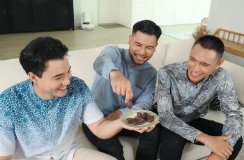 Rekomendasi Fashion Ramadan untuk Pria, Bisa Sekalian Jadi Baju Lebaran