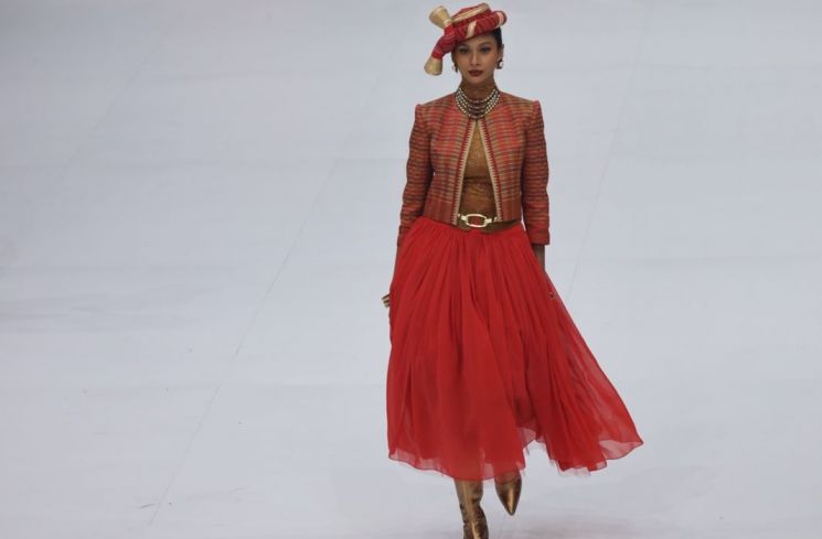 Ratusan Desainer Meriahkan Panggung Indonesia Fashion Week 2024