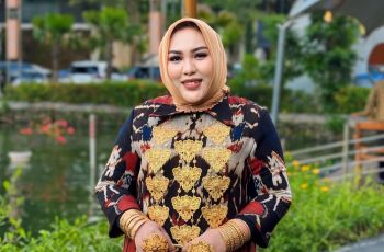 Viral Mira Hayati Pakai Hijab Emas, Begini Penampakannya