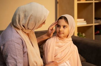 3 Tips Kelola THR Anak, Uang Lebaran Jangan Habis untuk Jajan Permen dan Mainan