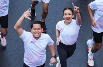 Lawan Baby Blues, Melanie Putria Nekat ke Singapura Ikut Lomba Lari Marathon