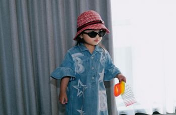 Outfit Liburan Ameena Bikin Gemas, Harganya Tembus 2 Digit