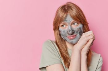 3 Clay Mask Berbentuk Stik, Lebih Praktis dan Travel Friendly