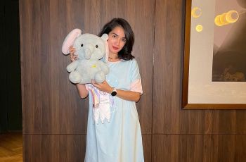 Ussy Sulistiawaty Ulang Tahun, Pilih Dasteran Doang Bareng Sahabat