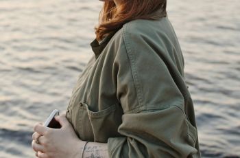 Jangan Sembarangan! Begini Cara Mencuci Jaket Canvas yang Benar