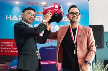 Hari Pelanggan Nasional 2024, Juragan 99 Gilang Widya Pramana Jadi Pramugara Bus AKAP-nya