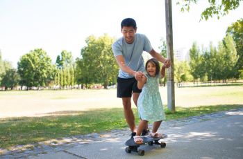 Full-Time Dads: Pilih Resign Kerja, Banyak Pria Fokus Jadi Bapak Rumah Tangga