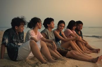 Film 1 Kakak 7 Ponakan: Realita Peran Ganda dalam Keluarga