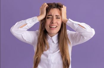 Tips Berdamai dengan Diri Sendiri di Tengah Tekanan Sosial