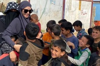 Nggak Cuma Kasih Dukungan di Medsos, Zaskia Adya Mecca dan Sejumlah Artis Rela Jalan Kaki 50 Km Buat Gaza