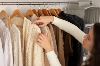 Realita Cewek: Kenapa Lemari Penuh Tapi Rasanya Tetap Nggak Punya Baju?