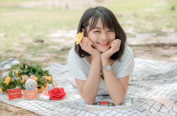 Solo Dating: Tren Baru Cewek Kota Jalan Sendiri ke Kafe, Bioskop, dan Staycation, Berani Coba?