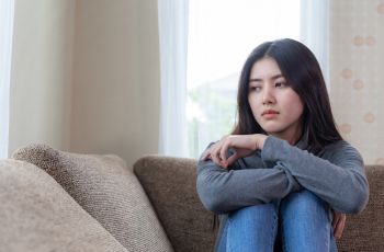 3 Zodiak ini Paling Langganan Galau Kena Plot Twist Cinta