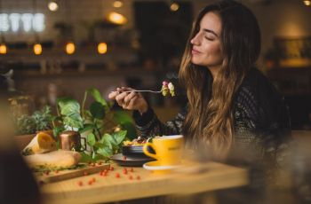 Weekend Reset Jadi Kunci Kesehatan Mental Cewek Gen Z: Ngapain Aja, Sih?