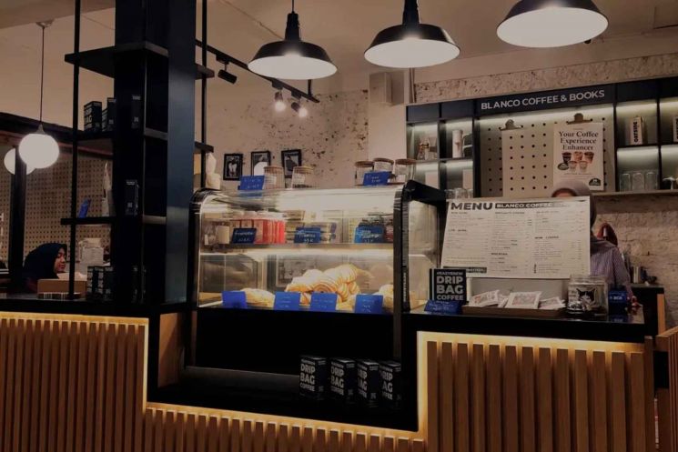 Blanco Coffee and Books. (Instagram/@blancocoffeeid)