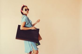 Gaji UMR Tapi Outfit Hermes: Fenomena Gaya Mewah di Tengah Tekanan Media Sosial