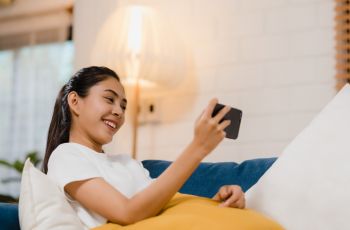 Drakor Bukan Sekadar Hiburan! Ternyata Ini Manfaat Tersembunyi Buat Healing Mental Kamu