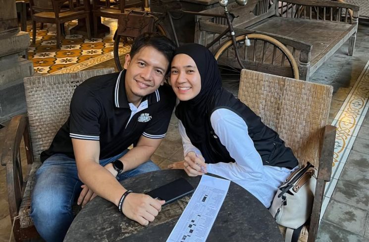 Dhini Aminarti dan Dimas Seto. (Instagram/@dhiniaminarti)
