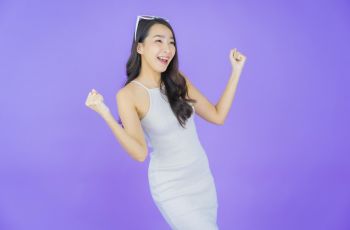 Stop Cari Validasi di Medsos! Ini 7 Cara Bangun Inner Confidence ala Cewek Kuat