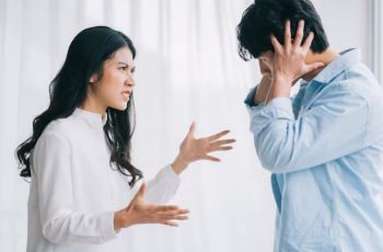 Pacaran Lama Bukan Alasan Bertahan: Saatnya Say Bye ke Cowok Red Flag!