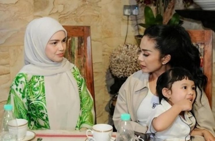 Siti Nurhaliza, Krisdayanti, dan Ameena (Instagram.com/ctdk)