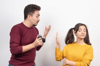 Punya Pasangan Nggak Peka? Jangan Panik, Ini Jurus Komunikasi Jitu Biar Langgeng!