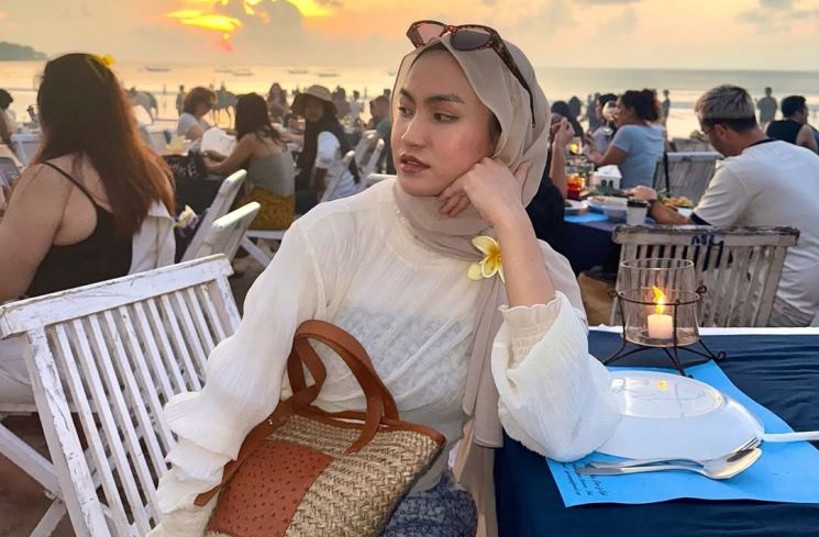 Dari LA ke Borobudur, Ini 5 OOTD Liburan Xaviera Putri yang Bisa Kamu Tiru