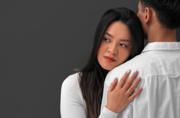 Sayang Boleh, Tapi Jangan Kebablasan: Overgiving Bisa Bikin Hubungan Jadi Nggak Sehat