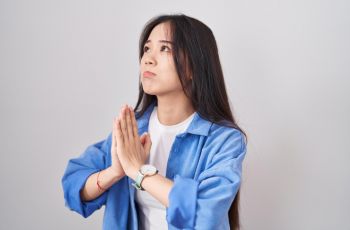 Suka Nunggu Dipuji Biar Ngerasa Berharga? Mungkin Kamu Terjebak External Validation Mindset