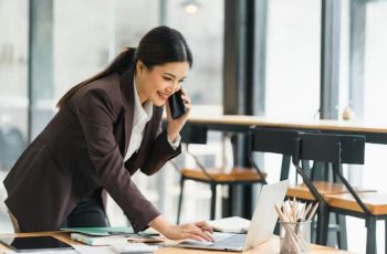 Multitasking Level Dewi: Saat Perempuan Bisa Jadi Ibu dan Wanita Karier Sekaligus