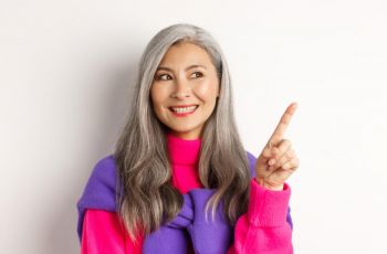 Fakta Rambut Putih di Usia Muda: Datang Waktu Kamu Stres, Pergi Saat Kamu Rileks