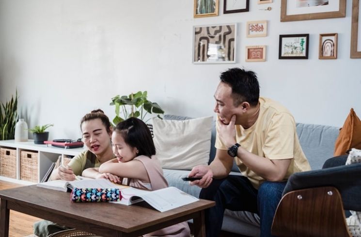 Ilustrasi interaksi orang tua dan anak (Pexels.com/Annushka Ahuja)