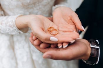 Marak Nikah Muda Lewat Dispensasi, Tanda Bahaya untuk Masa Depan?