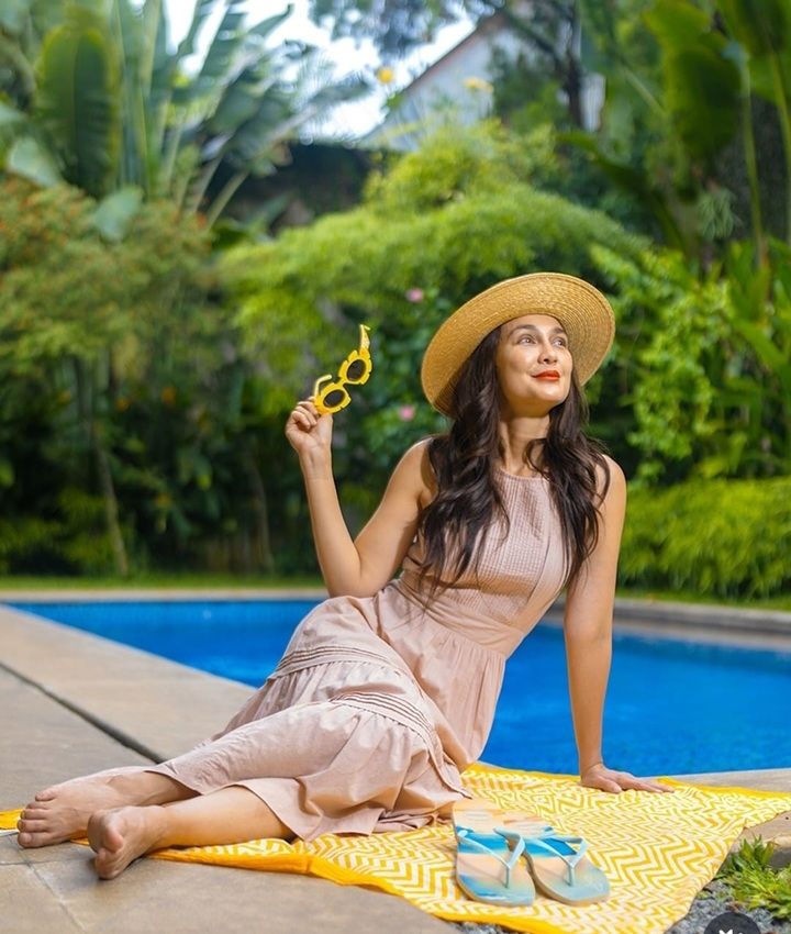 Luna Maya (instagram.com/lunamaya)