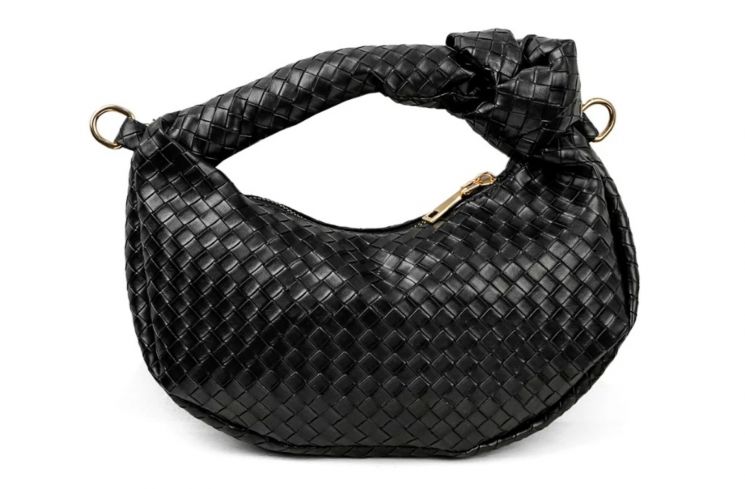 Tas Hobo Tekstur Anyaman (shopee/Isabel Adelia Official Shop)