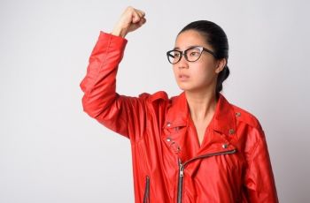 Cewek Workaholic atau Cewek Santuy? Yuk, Cari Tahu Kamu yang Mana!