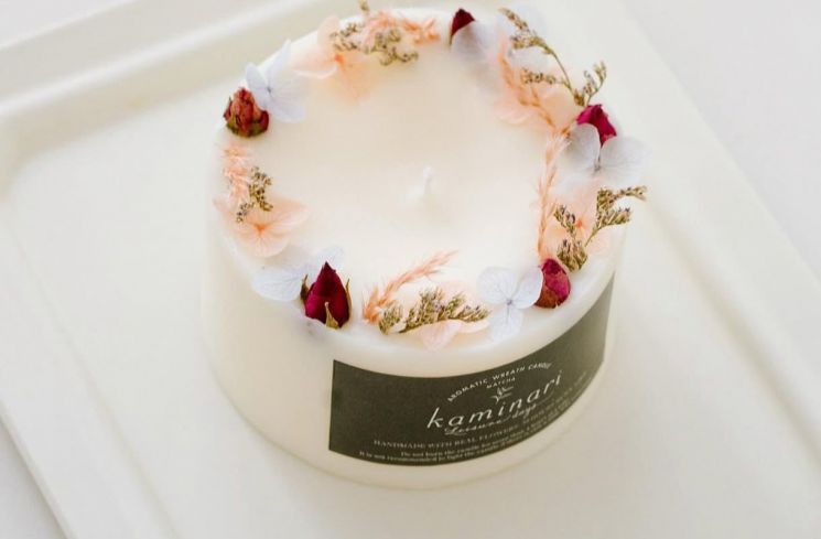Lilin aroma terapi Kaminari – Wreath Candle (Instagram/kaminari.id)