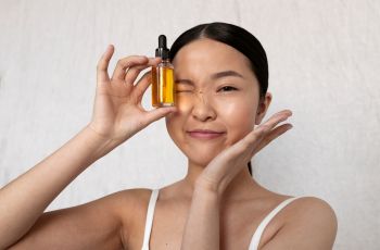 Wajib Coba! 4 Rekomendasi Retinol Terbaik untuk Pemula Usia 20-an, Bebas Purging