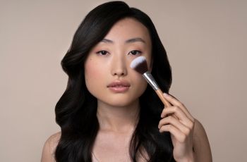Anti Kusam! Ini 3 Rekomendasi Blush yang Paling Cocok untuk Olive Skintone