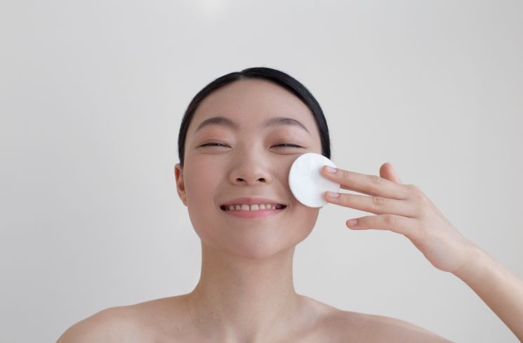 Ilustrasi pakai toner pad (Freepik/freepik)