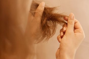 Bye-Bye Rambut Berantakan! 4 Cara Jitu Atasi Ujung Bercabang Seketika
