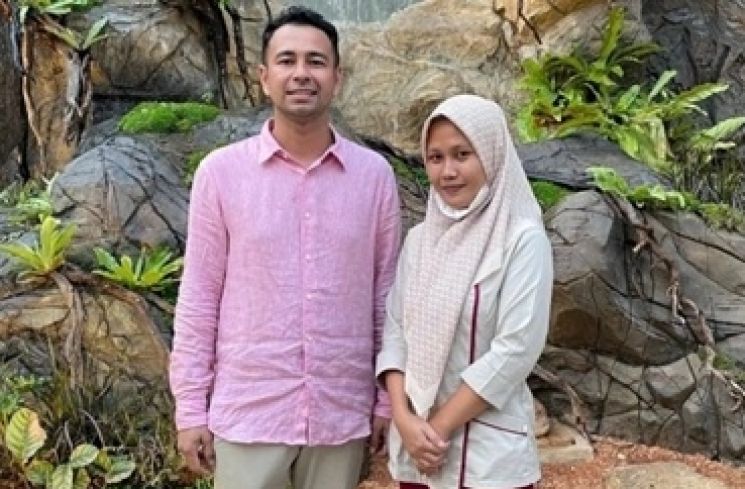 Raffi Ahmad dan pengasuh Lily, Sus Ayu (Instagram/ciamyayu_94)