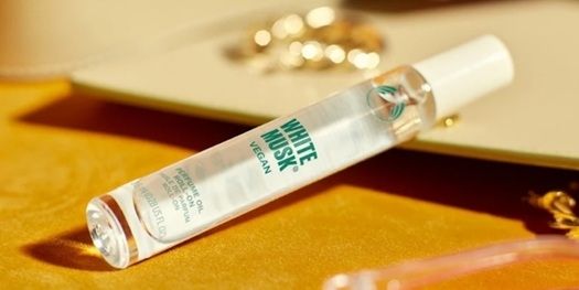 The Body Shop White Musk Perfume Oil Roll On (shopee.co.id)