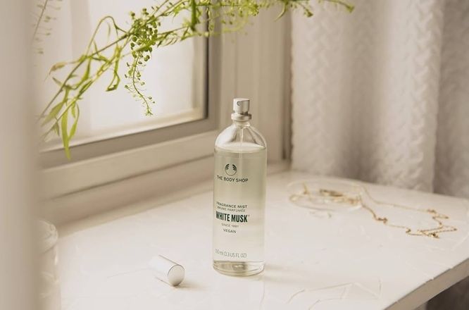 The Body Shop White Musk Flora Body Mist Fragrance (shopee.co.id)