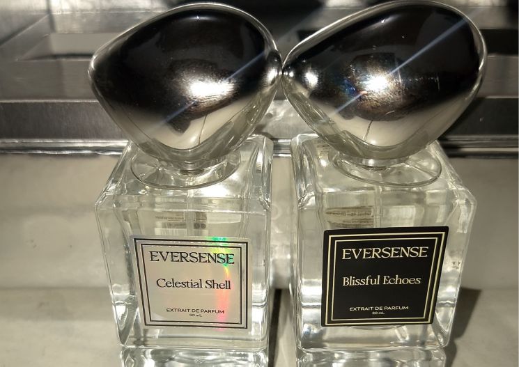 Dua varian terbaru parfum Eversensense, Celestial Shell (kiri) dan Blissful Echoes (kanan) (Dewiku.com/Annisa Deli Indriyanti)