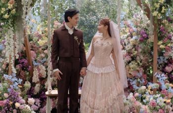 Bosan Resepsi Formal?Resepsi Lesehan Nadin Amizah Jadi Ide Nikahan Unik yang Patut Dicoba!