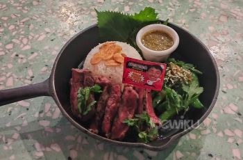 Steak Unik Kolaborasi Chef Jepang, Disajikan dengan Nasi Hangat!