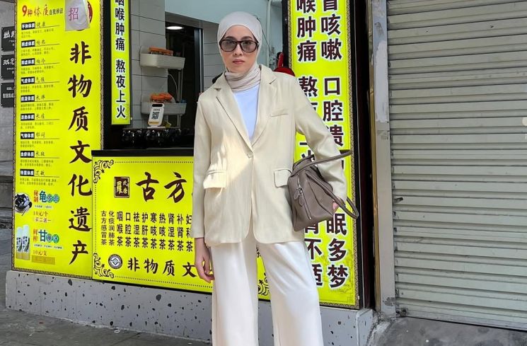 Ide outfit HUT RI (Instagram/ameliaelle)